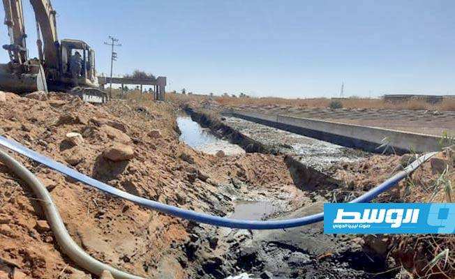 بلدية سبها توضح أسباب طفح مياه الصرف الصحي في بعض الأحياء