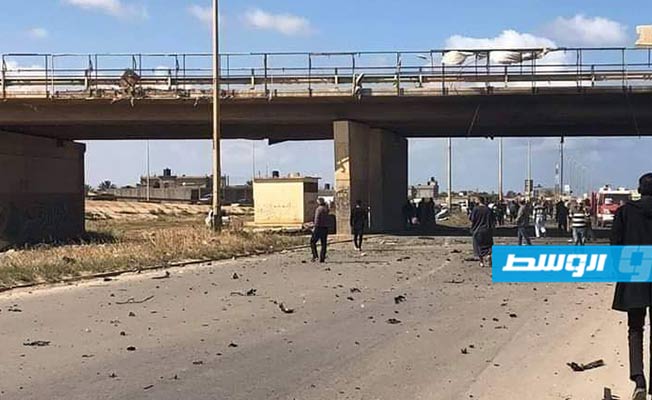 آثار انفجار السيارة المفخخة في سيدي خليفة. (الإنترنت)