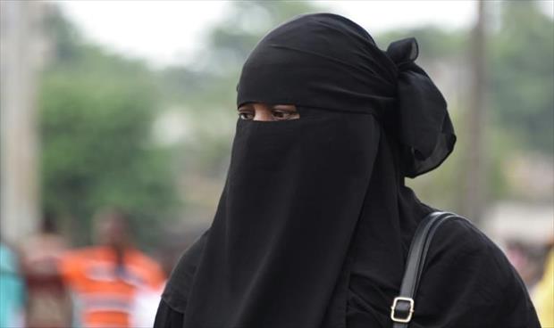 هولندا تقر حظرًا جزئيًّا على ارتداء النقاب في الأماكن العامة