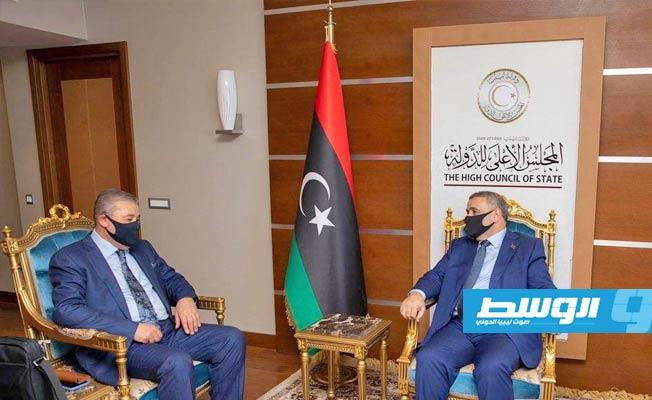 الجزائر تبدي استعدادها للوقوف مع ليبيا في تأهيل الشرطة والجيش ودعم المصالحة