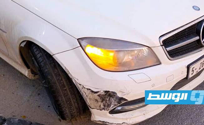 سيارة وقعت في حادث مروري بطريق الشط في طرابلس، 29 ديسمبر 2023 (مديرية أمن طرابلس)