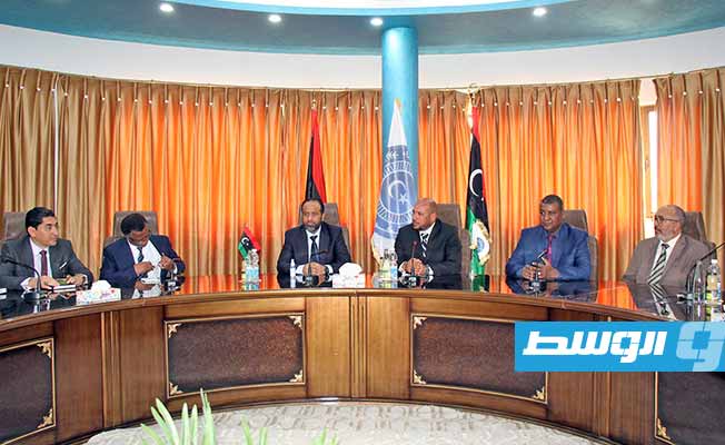 جانب من اجتماع لتفعيل دور الأجهزة الأمنية والشرطية في مناطق الجنوب الليبي (صفحة نائب رئيس الحكومة عن الجنوب سالم الزادمة)