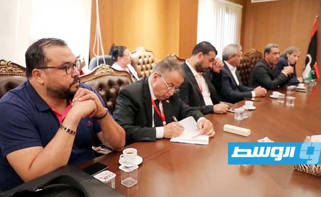 رئيس المجلس التسييري لبلدية بنغازي الصقر بوجواري يستقبل وفد الشركات التونسية، الثلاثاء 6 يونيو 2023 (بلدية بنغازي)