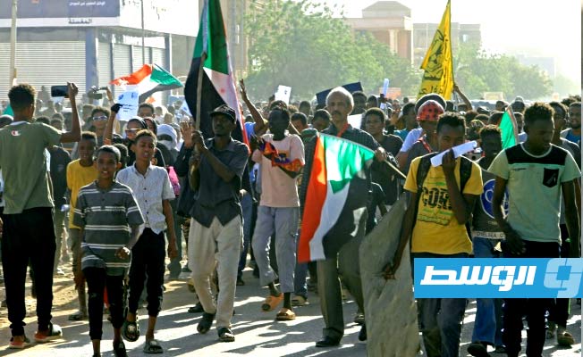 تظاهرات في السودان مع ذكرى الإطاحة بالنميري والبشير