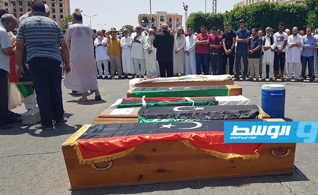 تشييع جثامين ضحايا قصف المستشفى الميداني (صور)