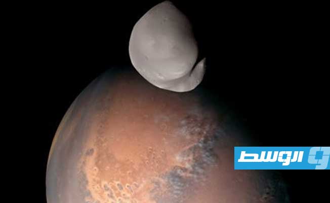 مسبار «الأمل» الفضائي الإماراتي يلتقط صوراً غير مسبوقة لأحد قمري المريخ