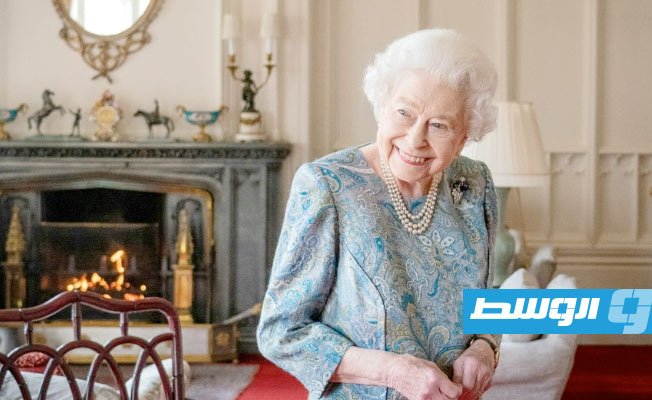 الملكة إليزابيث الثانية كما بدت خلال استقبالها الرئيس السويسري في قصر وندسور في 28 أبريل 2022 (أ ف ب)