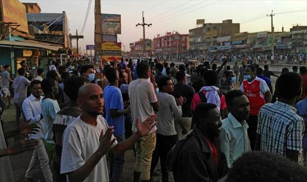 الشرطة السودانية تفرق المتظاهرين في العاصمة بالغاز المسيل للدموع