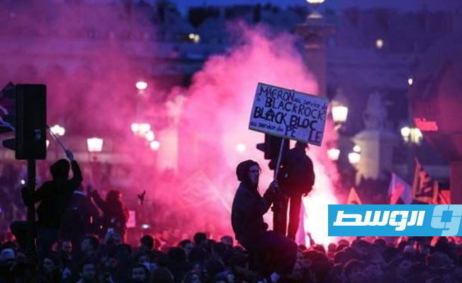 إيران تدعو فرنسا لـ«الإصغاء» للمتظاهرين