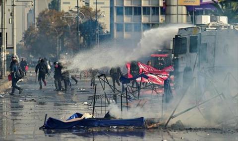 3 جرحى بالرصاص خلال تظاهرة بمناسبة عيد العمال في تشيلي