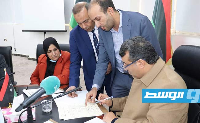 أبوخزام يتسلم مهام وزارة التعليم.. ويؤكد: توزيع الكتب المدرسية «أمن قومي»