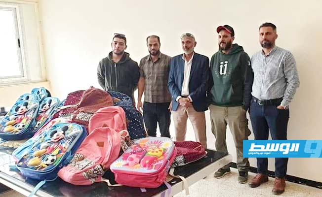 توزيع حقائب مدرسية على 500 طالب وطالبة في بنغازي