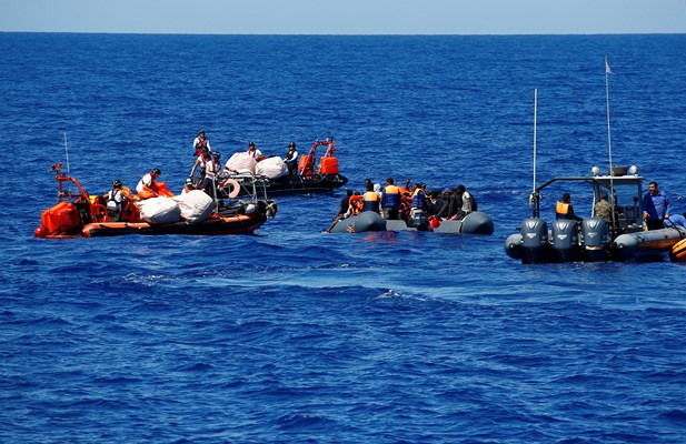 إنقاذ أكثر من 30 مهاجرًا جزائريًا قبالة السواحل الليبية