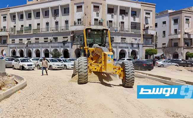 بالصور: استمرار أعمال رصف شارع البيضاء في طرابلس