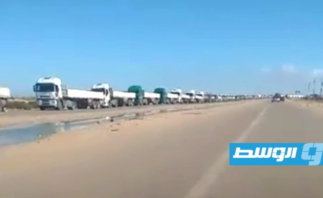 بيان من السلطات التونسية حول حركة المعابر مع ليبيا بعد تداول فيديو لمئات الشاحنات العالقة