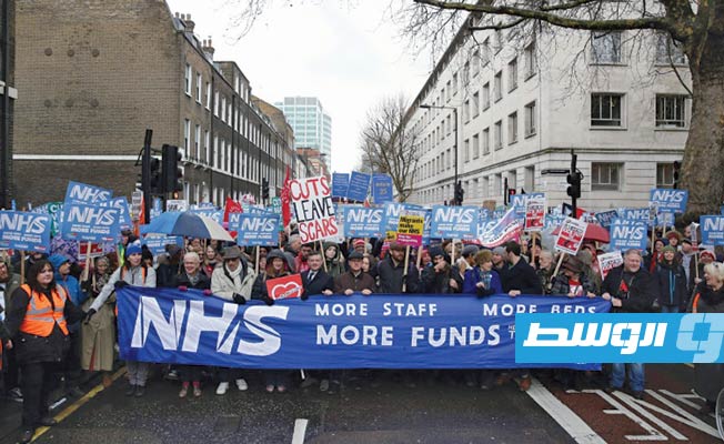 أزمة «كورونا» تفرض تساؤلات حول وضع القطاع الصحي في بريطانيا