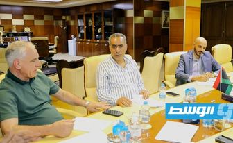 اجتماع وزير الاقتصاد والتجارة محمد الحويج لتحديد موعد إقامة منتدى الأعمال الليبي، 16 أغسطس (وزارة الاقتصاد والتجارة على فيسبوك)