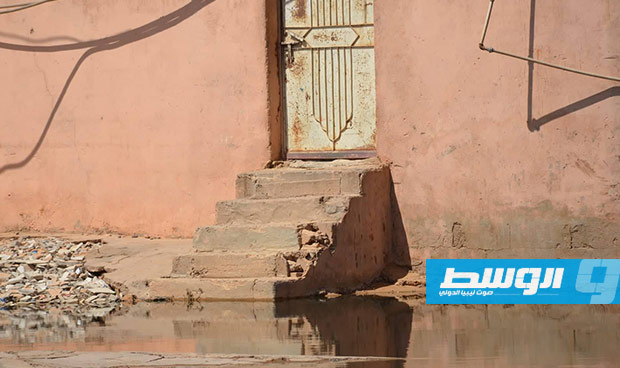 مياه الصرف الصحي تغرق شوارع وبيوت منطقة الجديد في سبها، 25 يونيو 2019، (بوابة الوسط)