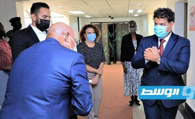 ليبيا ترفع التمثيل الدبلوماسي لدى أوغندا.. والسفير يقدم أوراق اعتماده