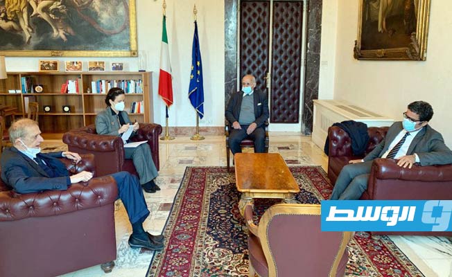 سفير ليبيا لدى روما يلتقي رئيس لجنة الشؤون الخارجية بمجلس النواب الإيطالي