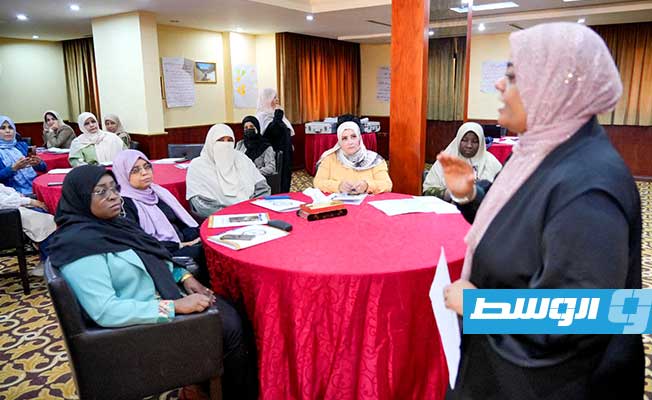 صورة جماعية بختام تدريب مديري مكاتب تمكين المرأة في 32 بلدية، الثلاثاء 7 نوفمبر 2023. (وزارة الحكم المحلي بحكومة الوحدة الوطنية الموقتة)