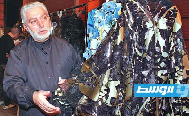 رحيل مصمم الفساتين المعدنية باكو رابان عن 88 عاما