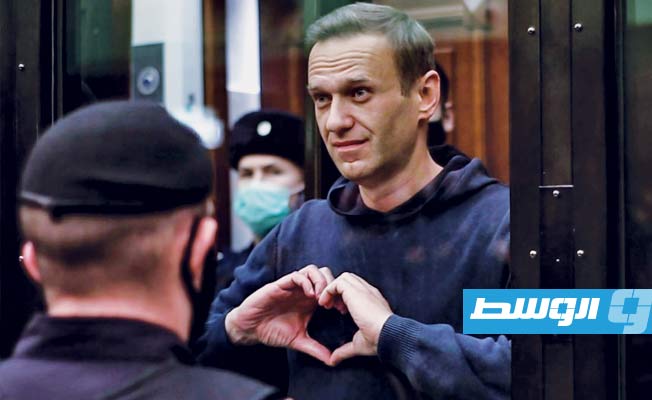 المعارض الروسي نافالني يؤكد احتجازه في «معسكر اعتقال»