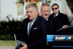 نقل رئيس وزراء سلوفاكيا للمستشفى إثر تعرضه لإطلاق نار بعد اجتماع الحكومة (فيديو)