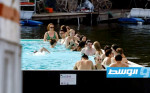 إجازة سباحة النساء عاريات الصدر في برلين