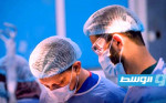 طبيب ليبي زائر يجري 30 جراحة تركيب مفصل مجانا