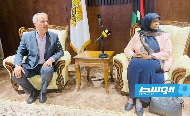 وفد برئاسة وزيرة الثقافة والتنمية المعرفية، مبروكة توغي عثمان، يتفقد عددا من المرافق الثقافية في مدينة بنغازي (فيسبوك)
