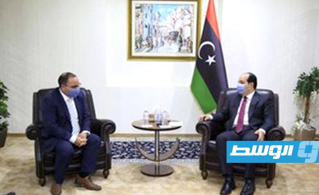 معيتيق يتفق مع وزير المالية المالطي على بدء منح التأشيرات الأوروبية لليبيين نهاية يناير المقبل
