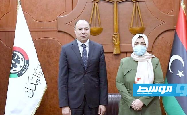 وزيرة العدل تؤكد لرئيس البعثة المصرية أهمية تفعيل اتفاقات التعاون القضائي بين القاهرة وطرابلس
