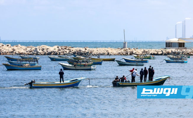 إسرائيل توسع منطقة الصيد قبالة شواطئ غزة