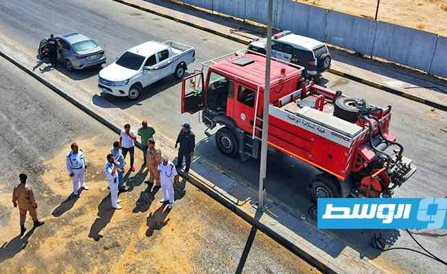 من موقع حادث اصطدام السيارتين بطريق الجبس، 27 يونيو 2023. (مديرية أمن طرابلس)