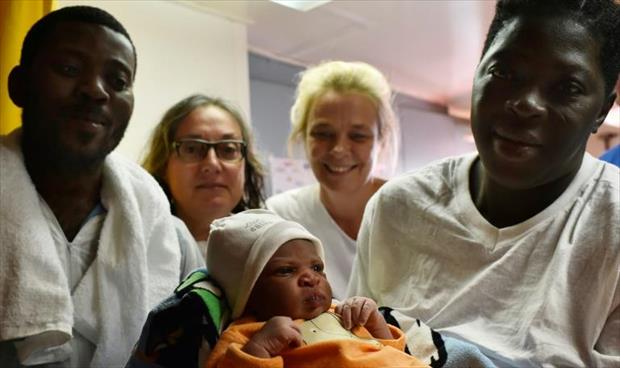 ولادة «معجزة» على سفينة «أكواريوس» لإنقاذ المهاجرين
