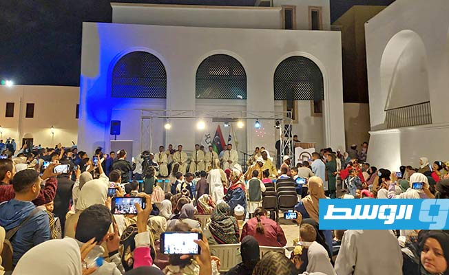 ميدان السيدة مريم بالمدينة القديمة يحتضن فعاليات الاحتفاء باليوم الوطني للزي الليبي، وسط كرنفال شعبي (بوابة الوسط)