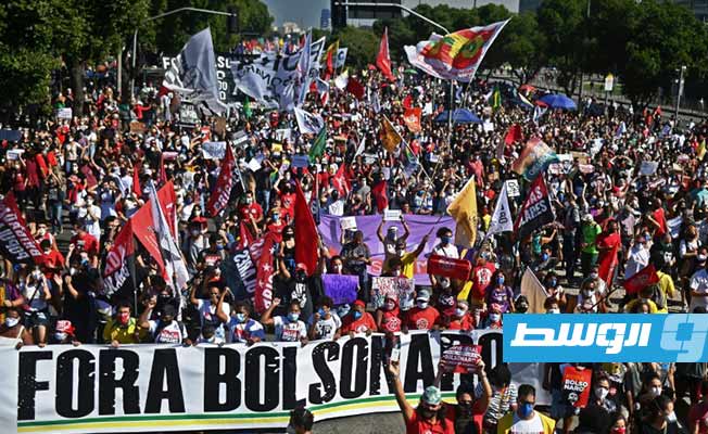 آلاف البرازيليين يتظاهرون رفضا لبولسونارو