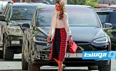 تعرف على سيارة الملكة رانيا الكهربائية