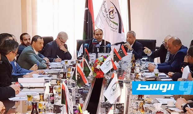 اجتماع موسع بمقر هيئة الرقابة الإدارية في طرابلس لمناقشة أزمة تكدس القمامة