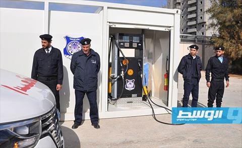 افتتاح محطة وقود متنقلة خاصة بالمركبات الآلية الشرطية بـ«داخلية الوفاق»