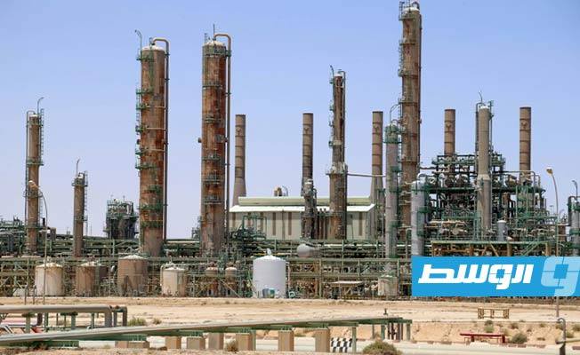 «فرانس برس»: إنتاج النفط الليبي ينتعش لكنه هش وعرضة لرهانات سياسية