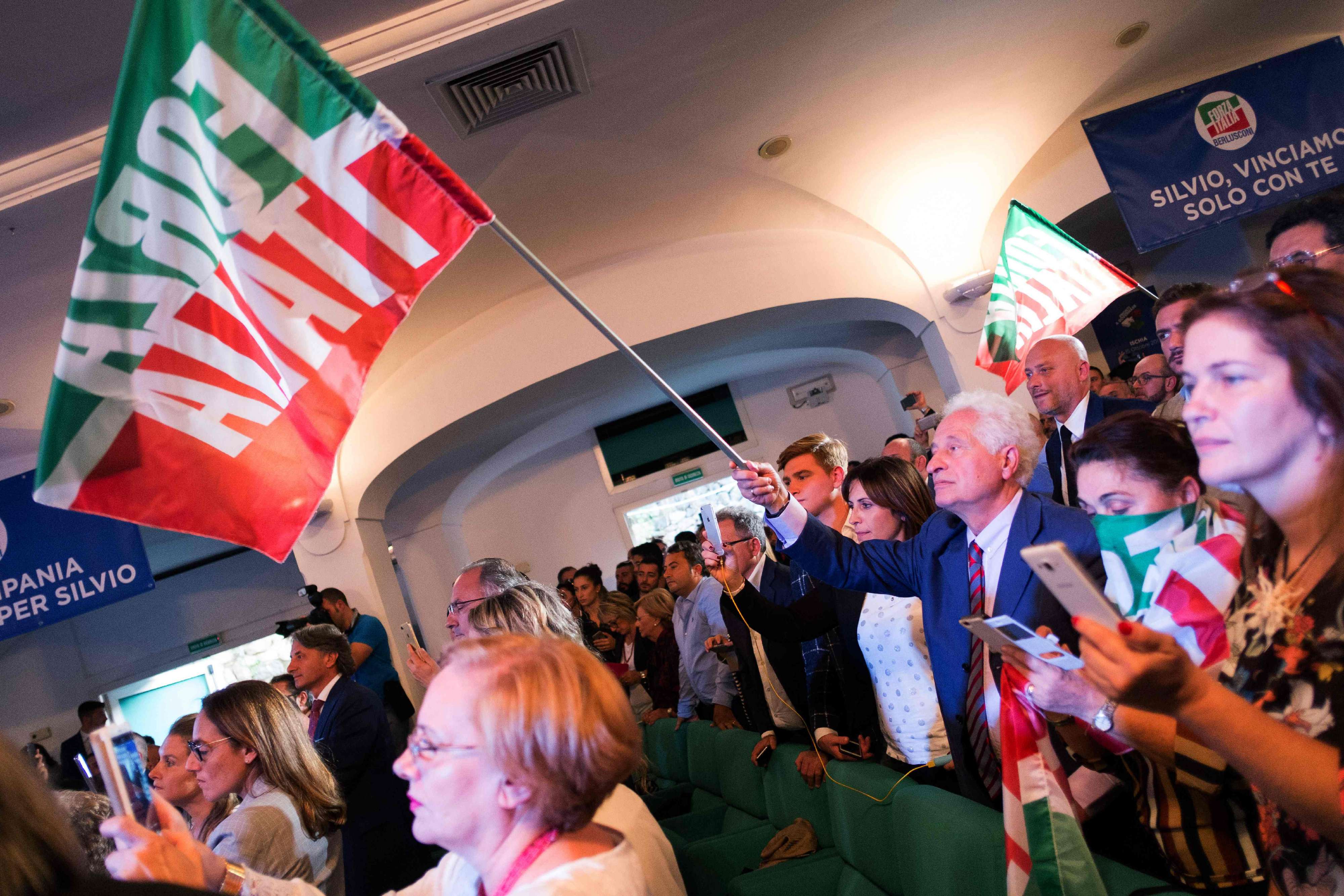 الاتحاد الأوروبي يخشى فراغا سياسيا في إيطاليا عشية الانتخابات