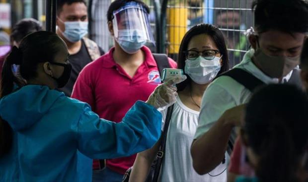 الفلبين تنشر الشرطة لنقل مصابي «كورونا» إلى الحجر الصحي