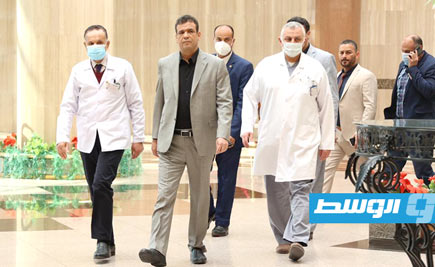 من زيارة أبوجناح للمركز الطبي العالمي، 26 مارس 2022. (صفحة أبوجناح على فيسبوك)