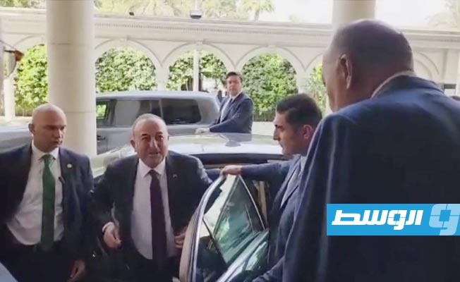 وزير الخارجية التركي يصل القاهرة في أول زيارة منذ أكثر من 10 أعوام
