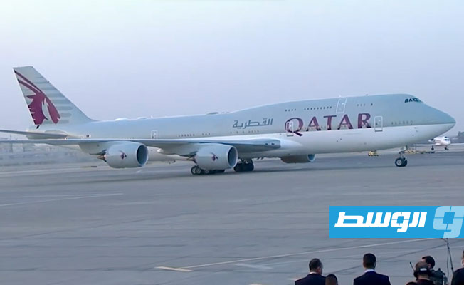 طائرة أمير قطر في مطار القاهرة.