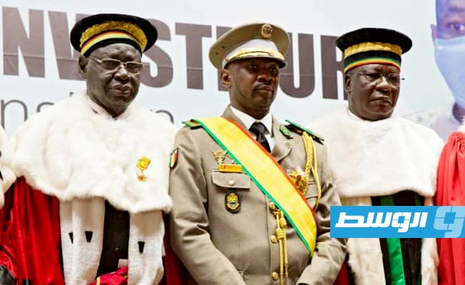 الرئيس الانتقالي لمالي يدعو إلى الوحدة بعد رفع عقوبات مجموعة غرب أفريقيا