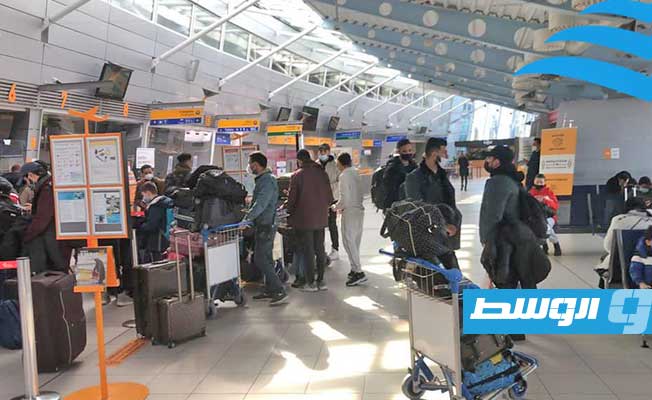 الليبيون العائدون إلى طرابلس عبر مطار كوشيتسه في سلوفاكيا، الخميس 3 مارس 2022. (الخطوط الأفريقية)