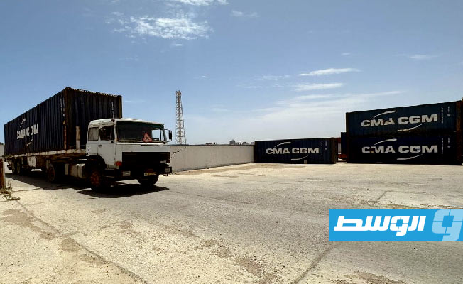 من وصول قطع غيار ومفاتيح كهربائية لمحطتي الزويتينة وغرب طرابلس، 14 يونيو 2023. (شركة الكهرباء)